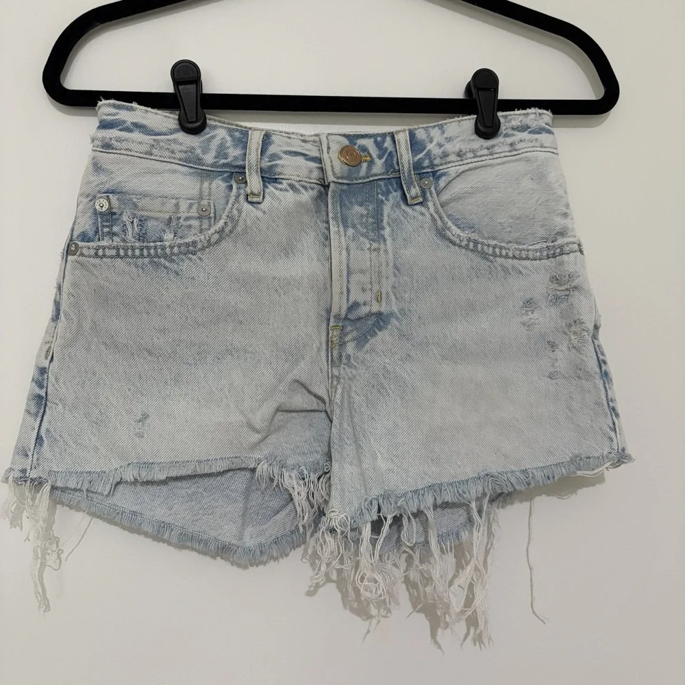 Free People We the Free Women Light Wash Blue Denim Jean Shorts 25 Festival New